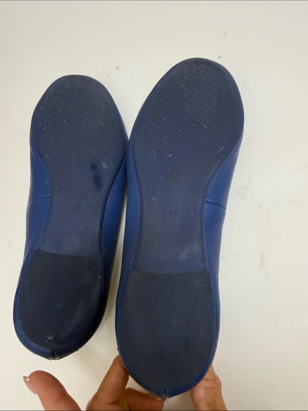 Tory Burch Navy Blue Leather Logo Medallion Ballet Flats - Picture 6 of 8